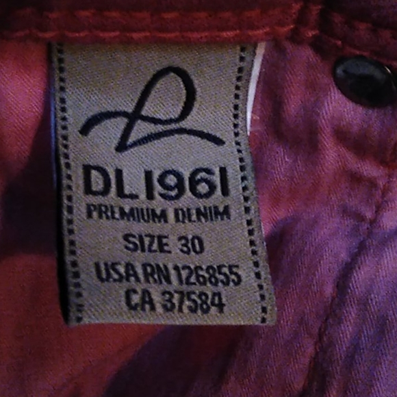 Super cute DL1961 Stella denim shorts. - Picture 5 of 8